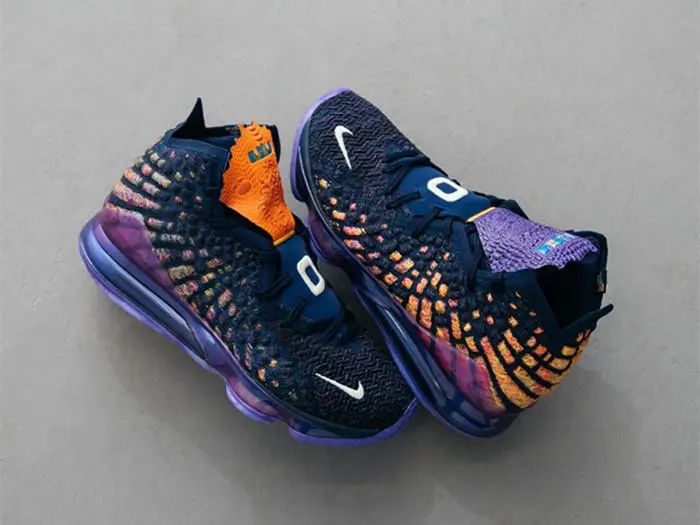 詹姆斯17代篮球鞋荧光绿(周董提前上脚的lebron 17本周发售,你也能入
