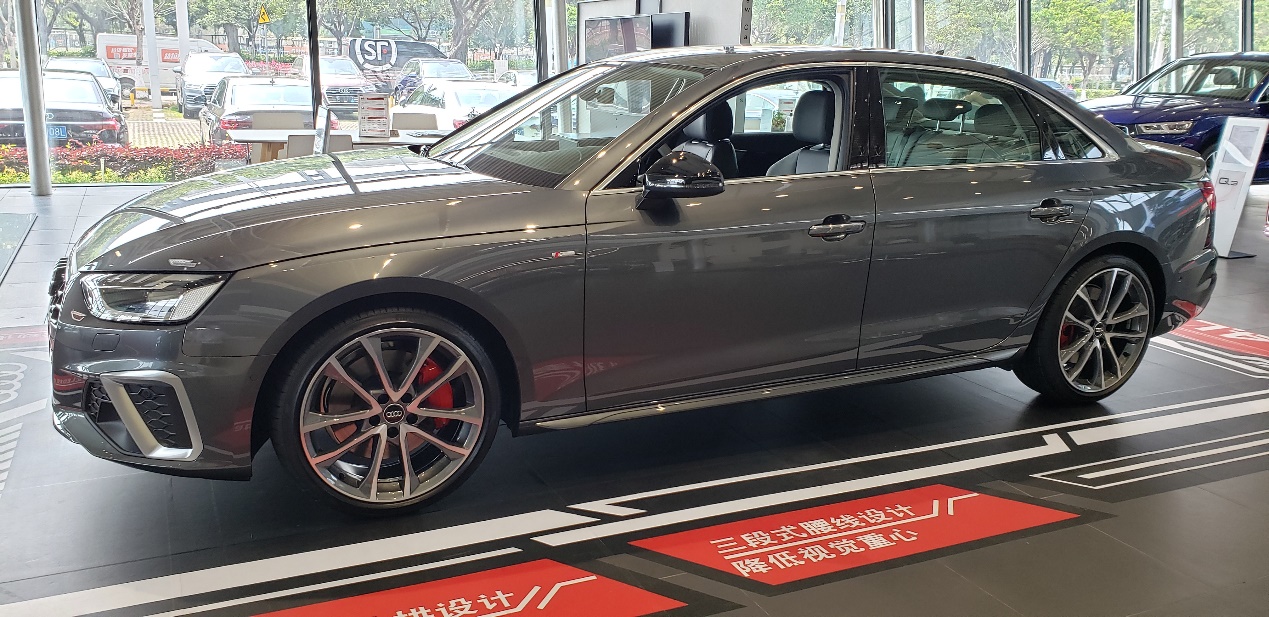 探访奥迪4S店，卖的更贵，反而人气更旺，新款A4L的外观成卖点
