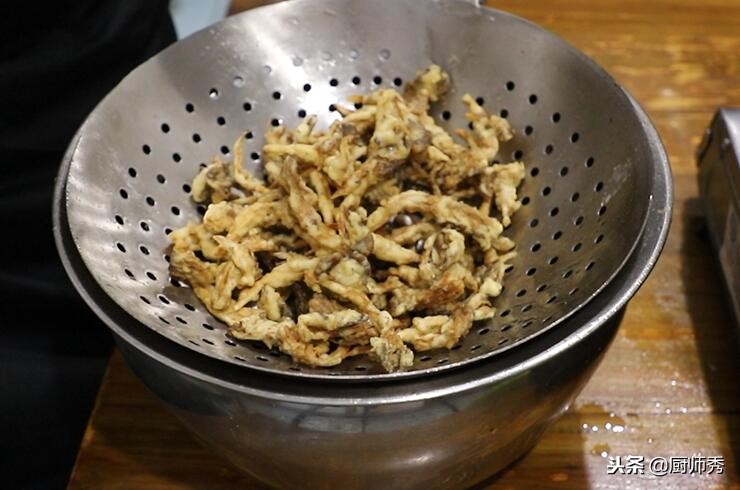 干炸蘑菇的做法,干炸蘑菇的做法視頻
