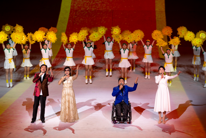 ȫ����ʮһ����˻��ߵڰ˽��ذ»ῪĻʽ����չ�ݲ��