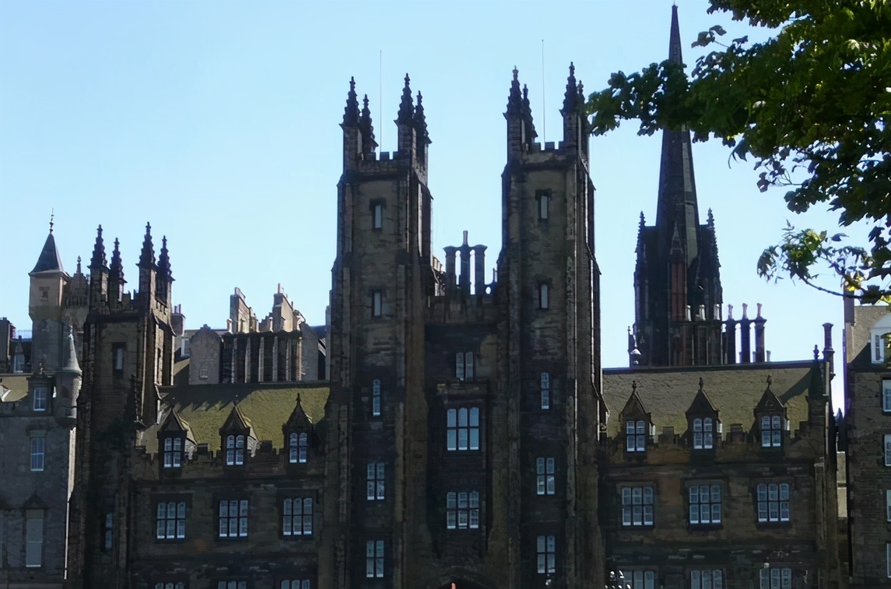 英国爱丁堡大学什么专业比较好？