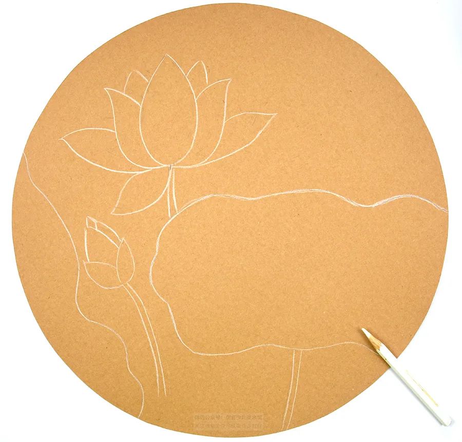 工具材料 牛皮纸,油画棒,水彩笔等课程构思盛夏季节,羞涩的荷花也慢慢