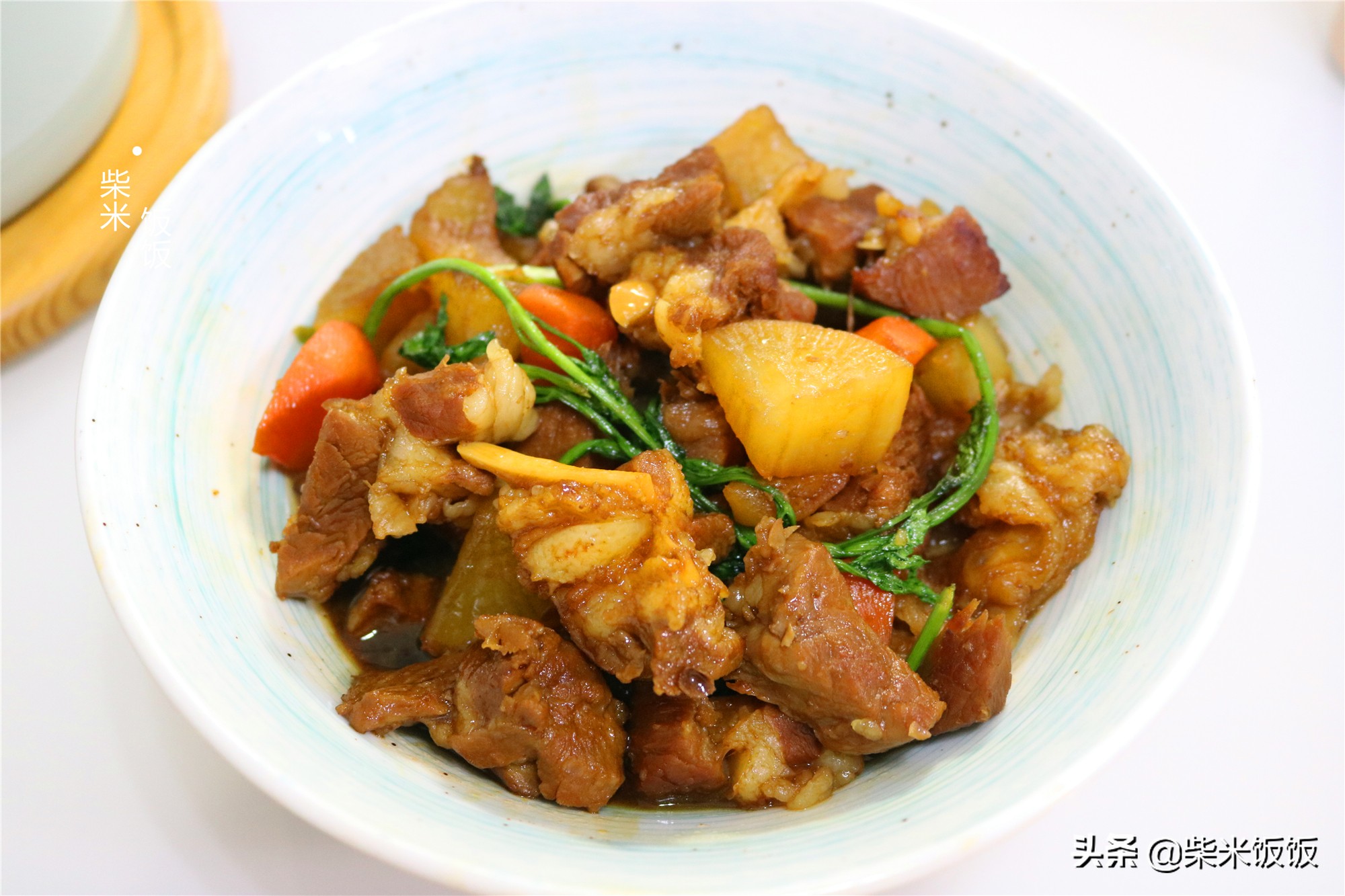 羊肉别总炖汤了，试试这个做法，鲜香又滋补，现在吃最合适