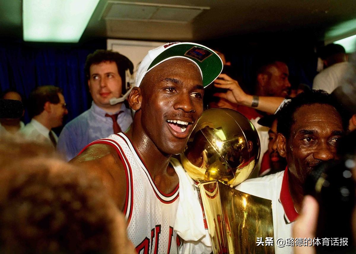 乔丹六冠历程及生涯贡献(乔丹之后再无乔丹!何为篮球之神,解析乔丹三