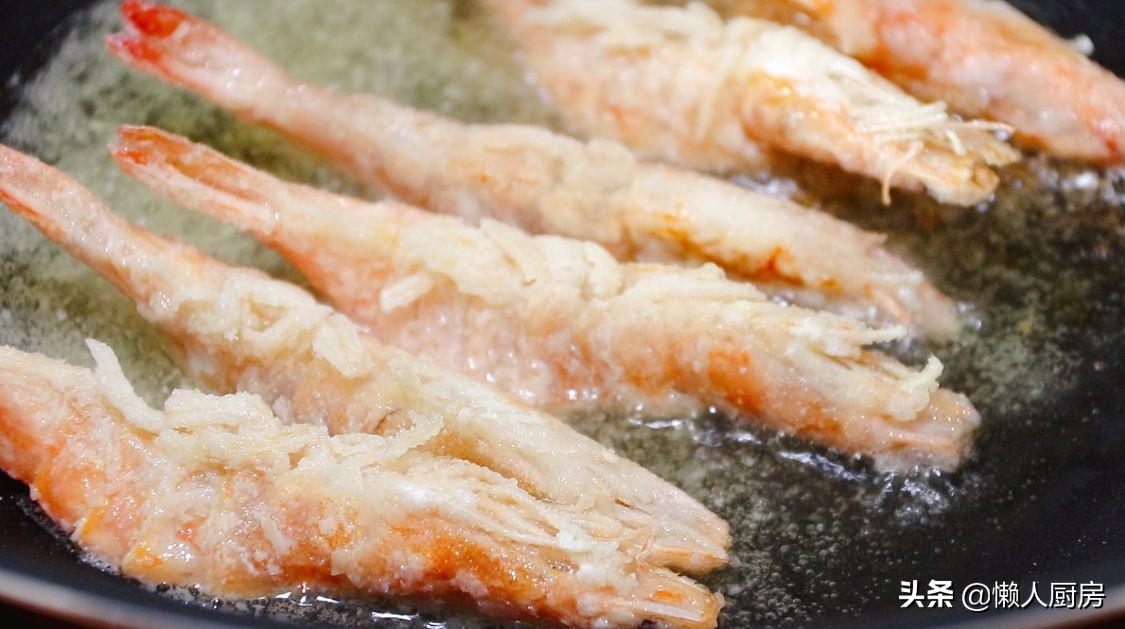 不用去餐厅，在家也能吃到东南亚菜，这是懒人版的咖喱虾，很实用