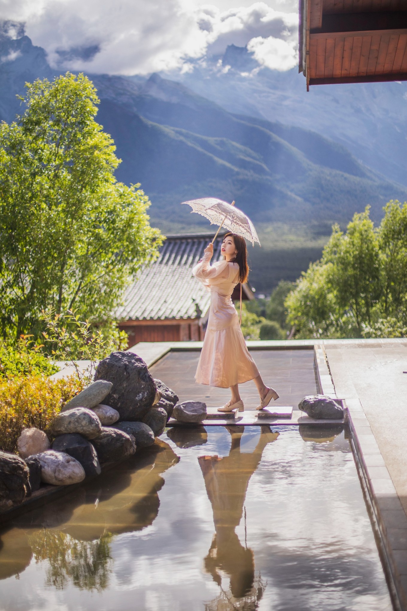 从丽江到泸沽湖，水性杨花开满六月天