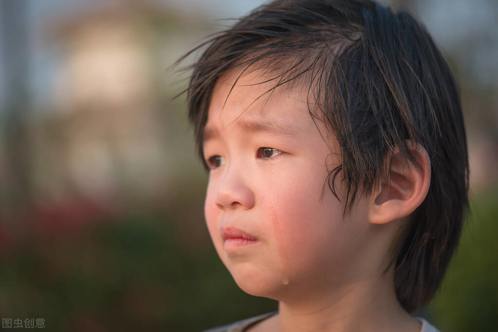 不打骂，熊孩子根本没法治？学会这几招，让你看到惊喜