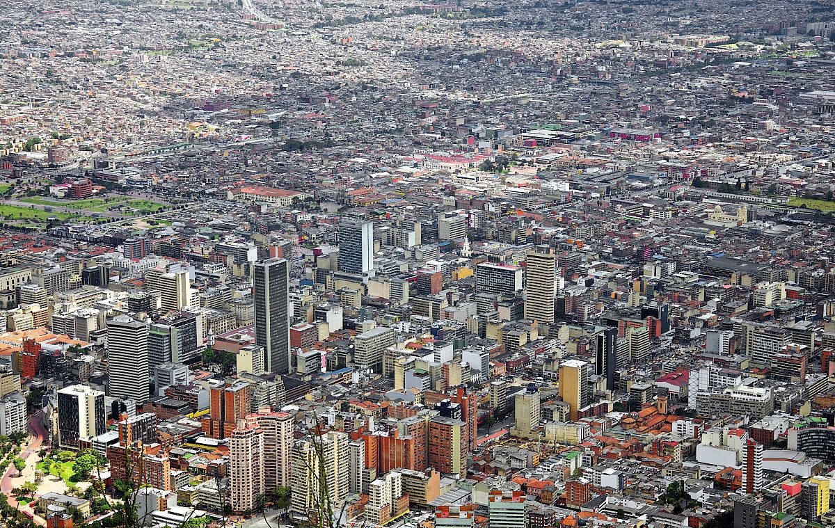 哥伦比亚篇(圣菲波哥大：哥伦比亚首都也是最大的城市，大多数居民是混血儿)