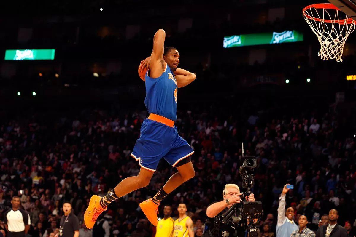 哪些nba球员起跳比篮筐还高（空中飞人！盘点NBA弹跳能力最强的十大球星：前三实至名归）