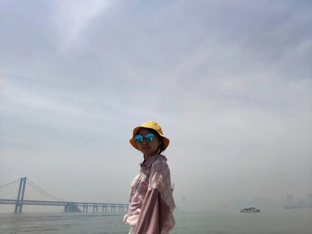 重庆“超甜”女学霸：名校读研，获5.5万奖学金，荣誉拿到手软