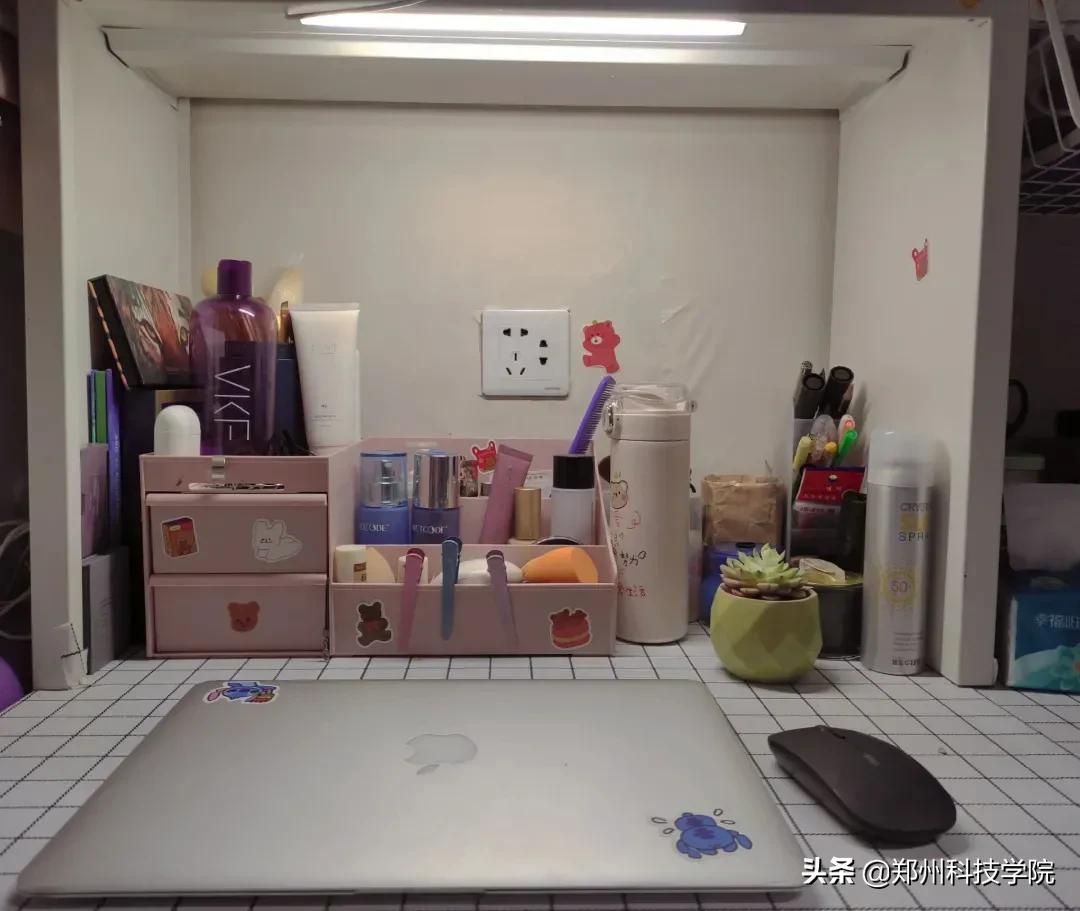 属于郑科人的宿舍小窝