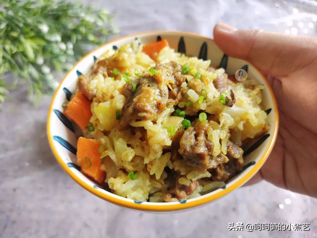 只要电饭煲就能做的咖喱饭，简单又好吃，快手还美味，适合新手党