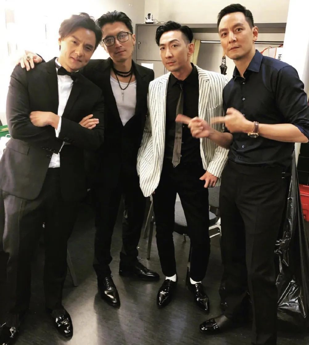 电竞吴彦祖茄子照片(46岁吴彦祖与老婆结婚10周年,自爆夫妻生活平淡