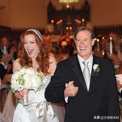 眼泪滴在眼眶里！“绝望主妇”的主角再次相见，癌症和离婚也不妨碍玫瑰。