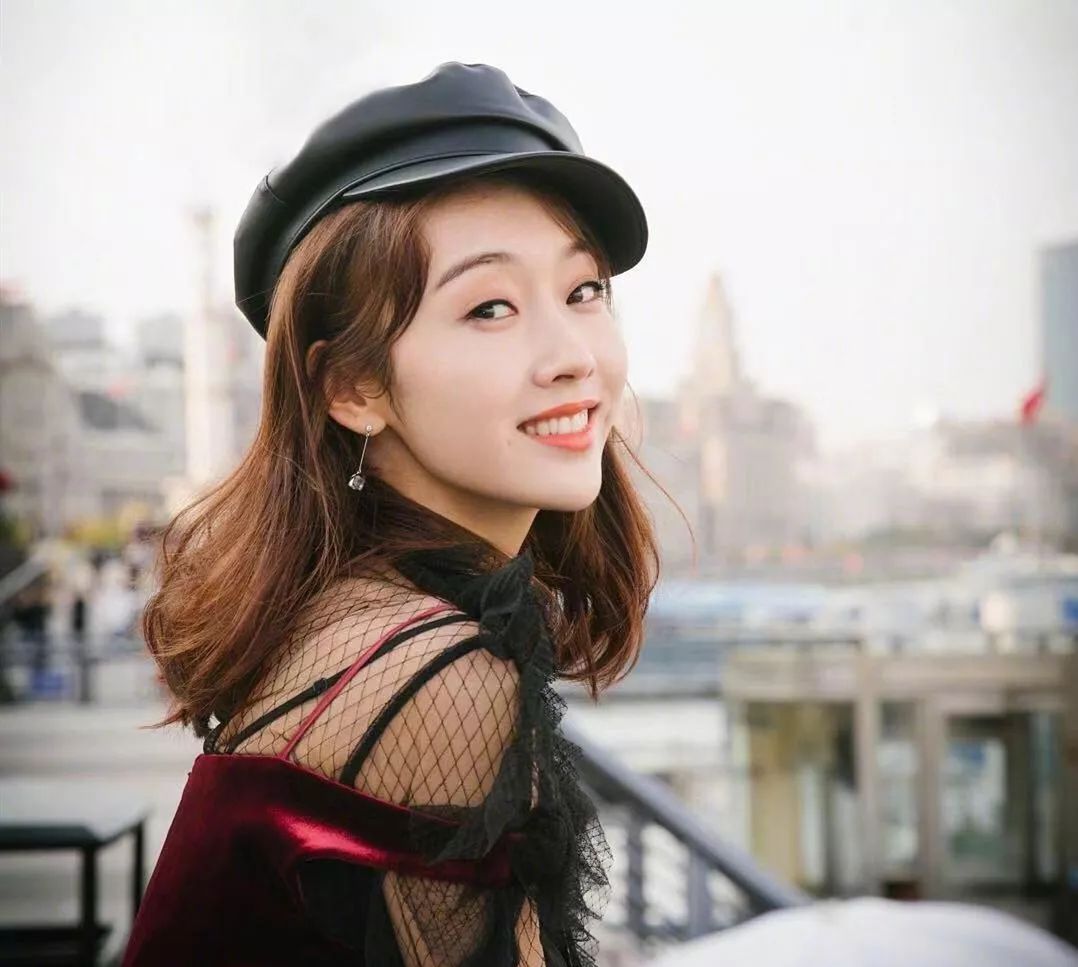 19年的秋冬 报童帽才是新潮帽子时尚 挡住发际线更显脸小 安夏美发