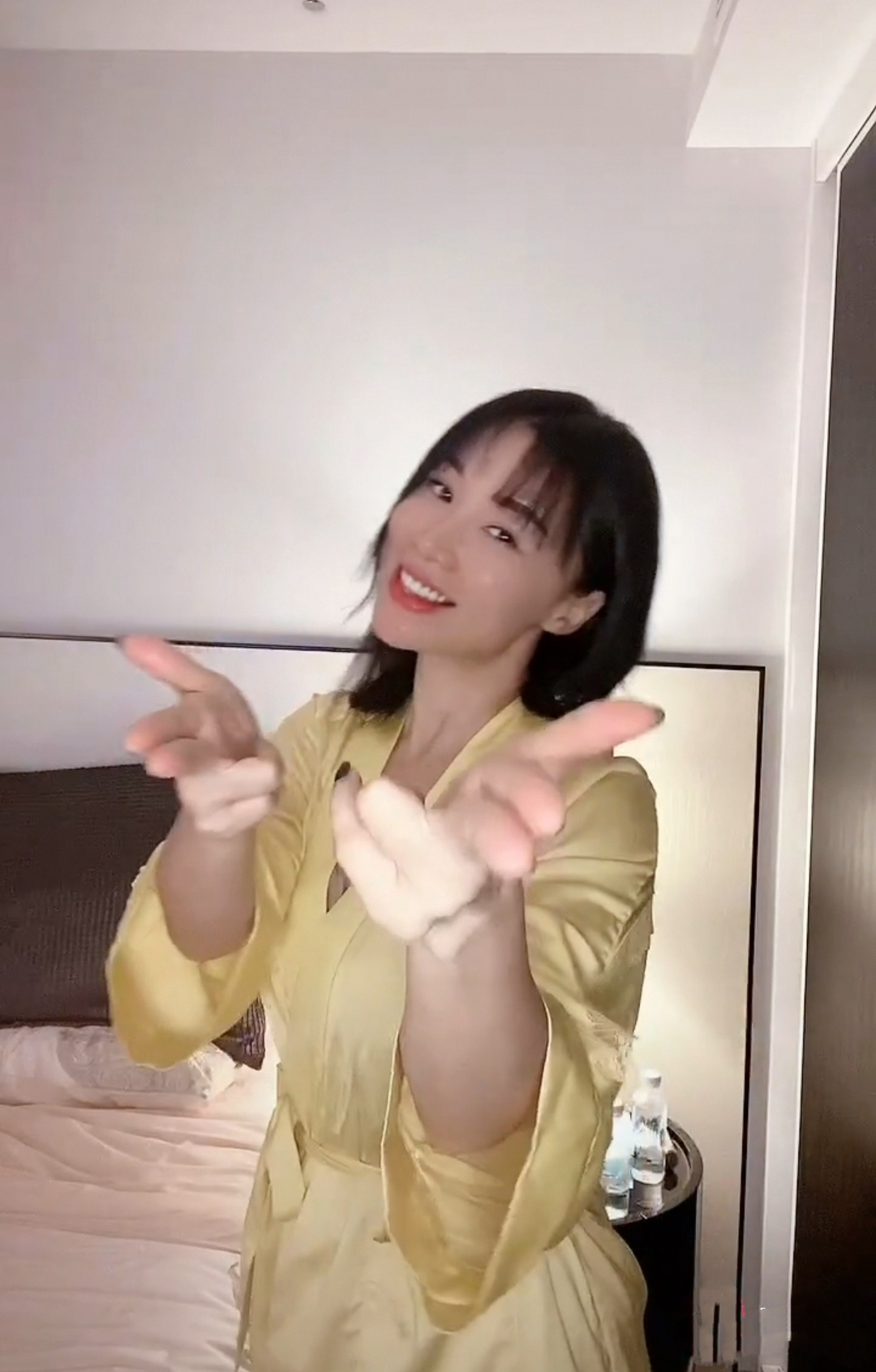 演员姚芊羽：爆红时杨幂、佟丽娅给她做配角，42岁婚姻状况成谜