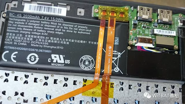 拆解诺基亚Lumia 2520键盘SU-42更换电池攻略