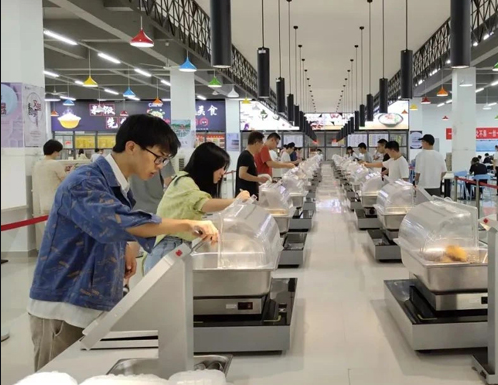 河北高校食堂“新鲜事”，16.6元自助吃15个鸡蛋被叫停，学生控诉