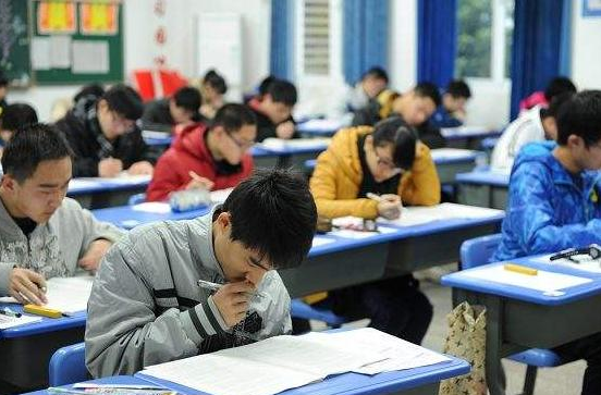 高考可以复读几年（高考580分）