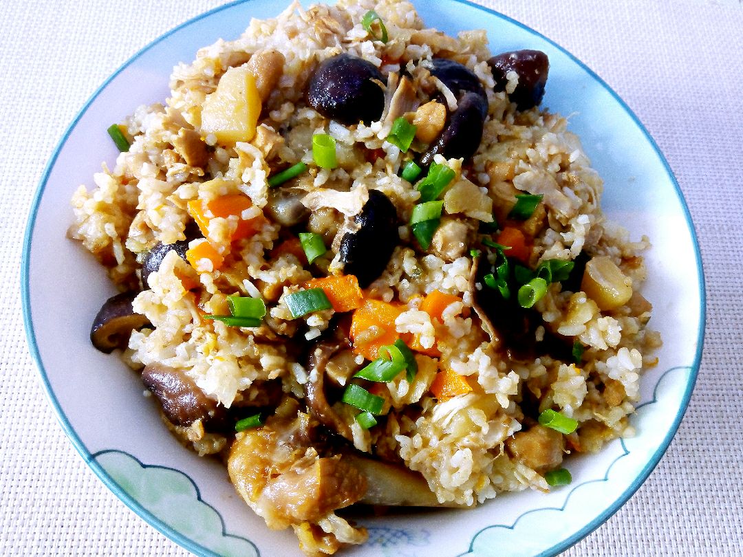 图片[2]-【鸡肉木耳焖饭】做法步骤图 简单易做又能解馋 孩子嚷着吃不-起舞食谱网