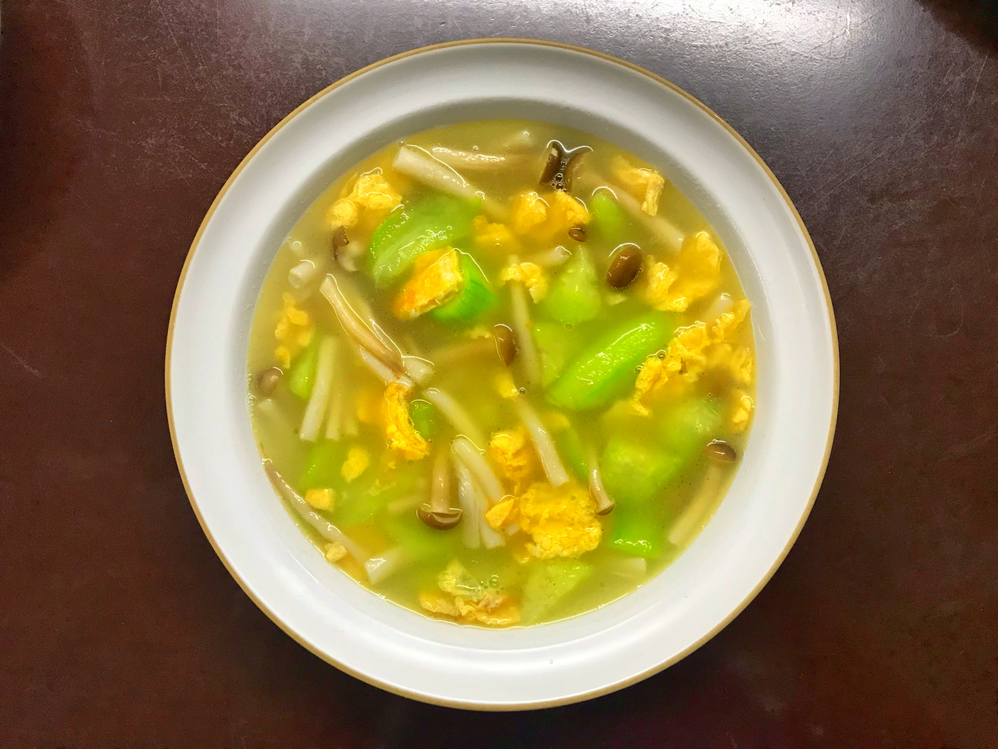 晒晒我们家的中秋晚餐，7菜1汤，简单丰盛，网友：满满的仪式感