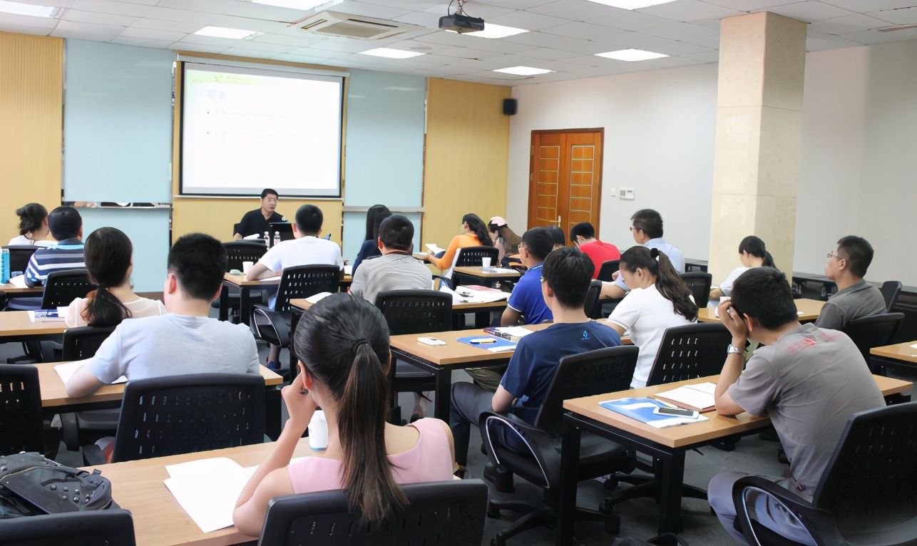 最受大学生喜爱的4门选修课，好玩又有趣，选中的就偷着乐吧