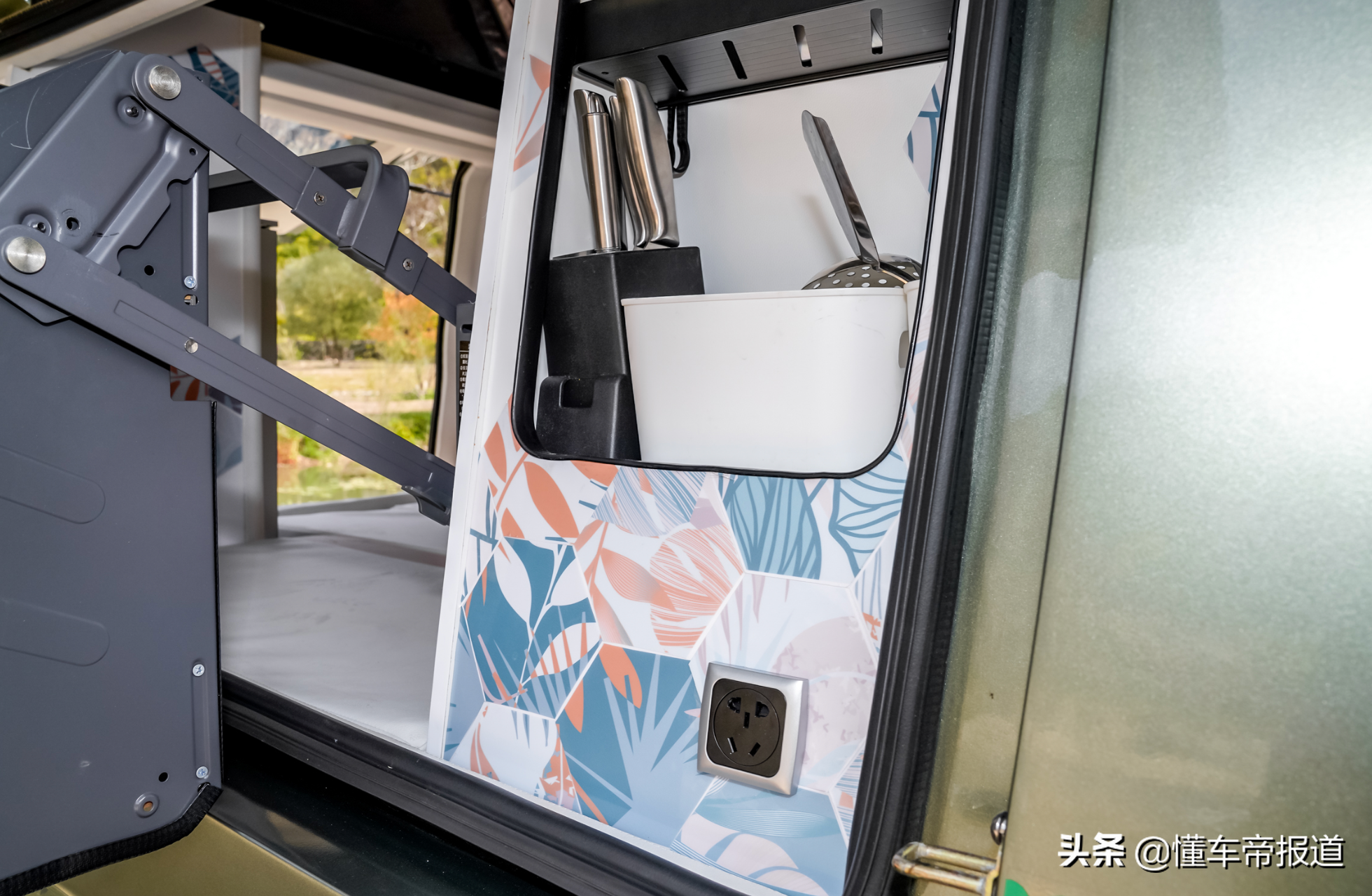 新车 | 内饰质感提升明显，PK长城炮！实拍江铃域虎7+域虎7亲子版