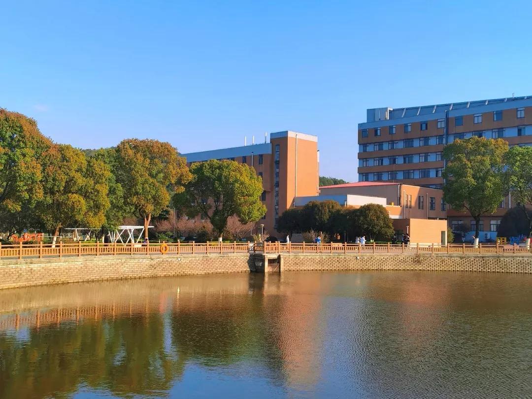 太湖学院更名无锡大学图片