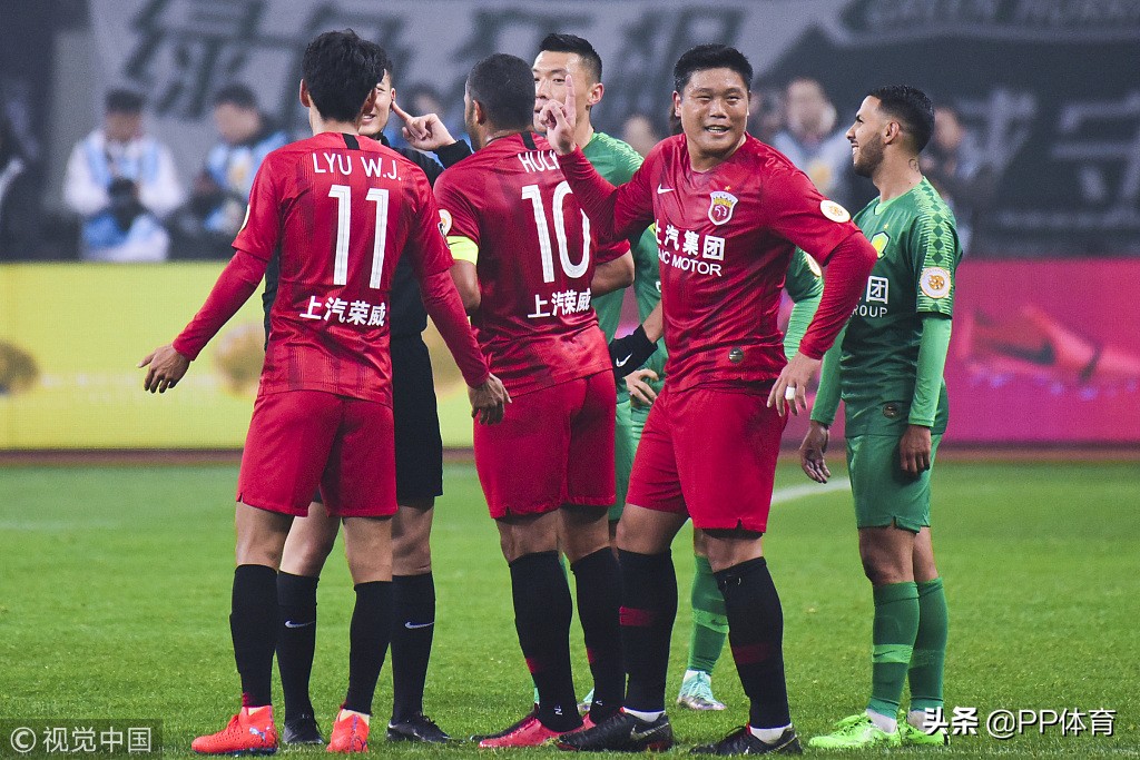 中超球服为什么不印名字（扎心了！中超球员球衣名频繁乌龙 缺字母+名字仨字错俩）