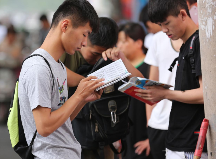 高考580分，复读后700分，这就解释了国家为啥要限制高考复读