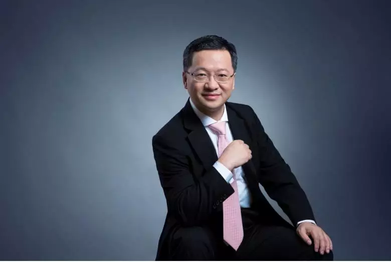 他曾是一名大学教师，