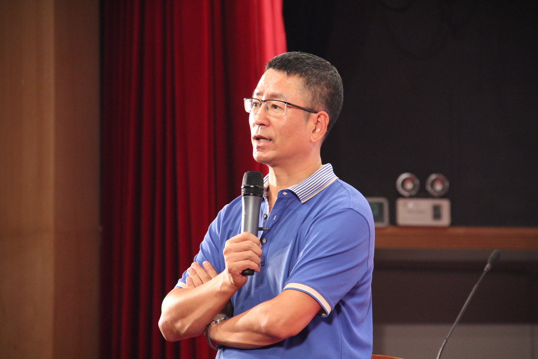 北大教授：为何骂“白岩松”崇拜权贵、崇洋媚外？是被儿子坑的吗