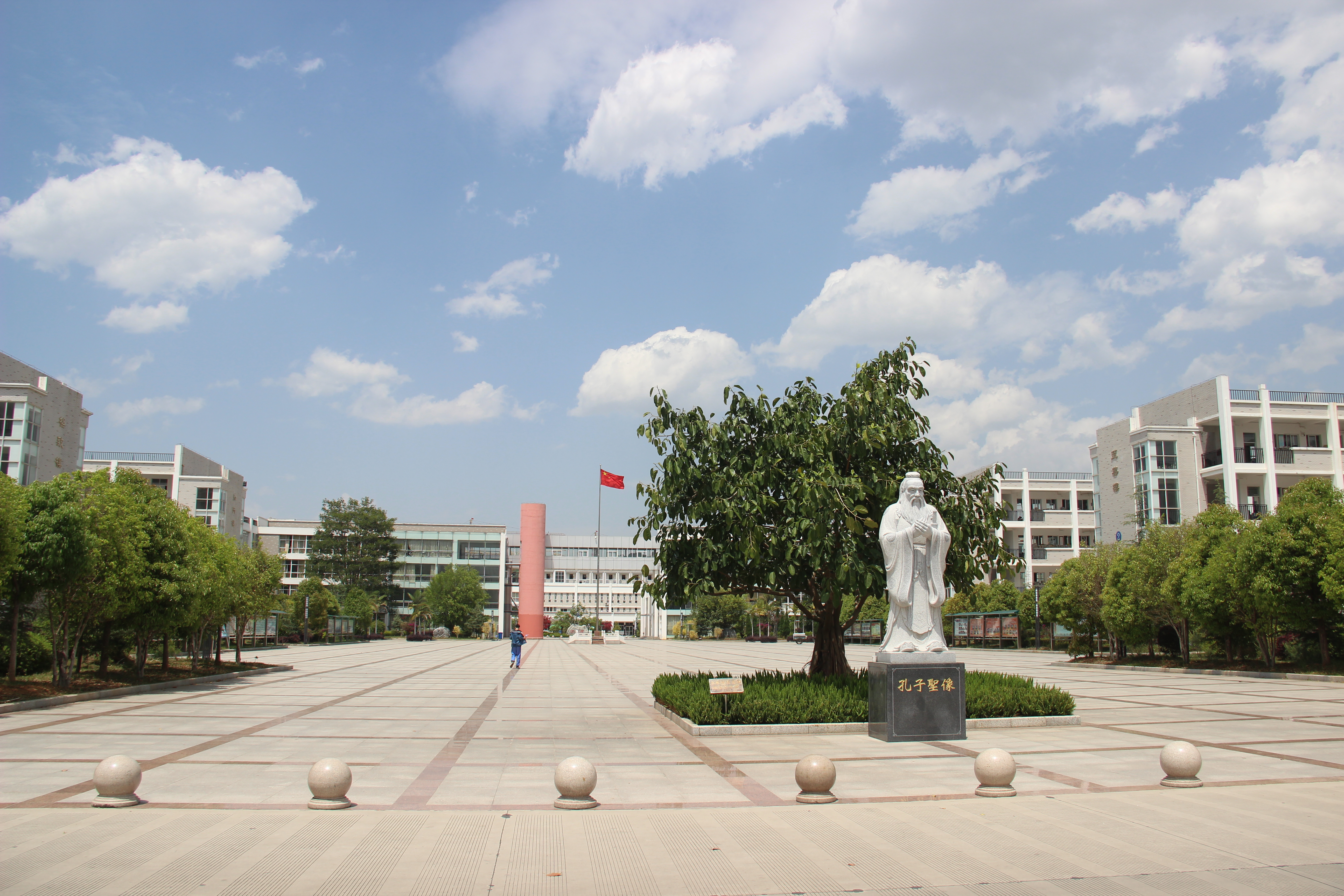 云南临沧这四所高中，成绩名列前茅，高考状元花落谁家？