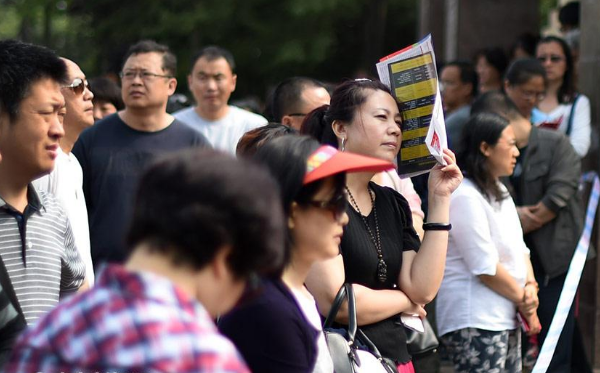 中、高考当天，家长有必要全天陪考吗？机智的家长选择这样做