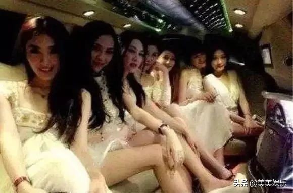 唐艺昕带孩子玩，不见张若昀身影