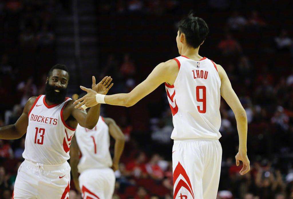 nba为什么把周琦才到(一文看懂周琦为何会被火箭裁员！实例解析“菜”不是原罪！)