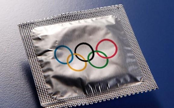 世界杯避孕套消耗(奥运会发安全套引热议，既然运动员赛前“禁啪”为什么还要发？)
