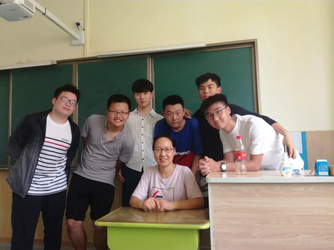 坚守大方学校14年，这位老师深受同事敬重，家长信任，学生爱戴