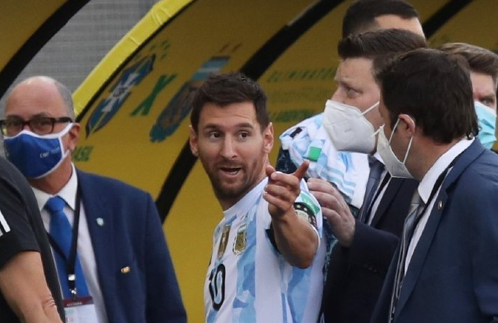 阿根廷要怪梅西吗(梅西怪错人了？怒斥对手丢人后，巴西反击：是阿根廷球员先违规)