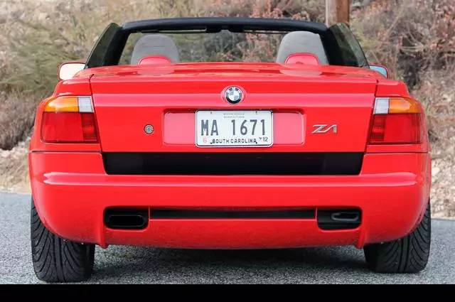 升降式车门的宝马z系列跑车