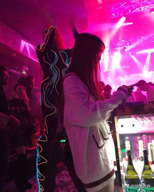 科普贴！第一次蹦迪，怎么让别人以为你是个老手？
