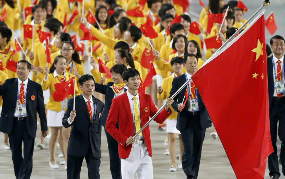 东京奥运会中国夺金顺序(两位旗手！两个首次)