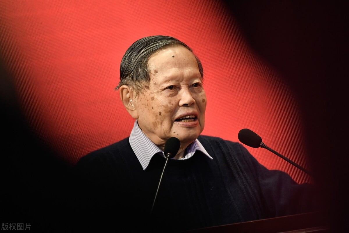 科学巨人杨振宁,如今99岁,那他在美国的3个子女如今怎样了呢?