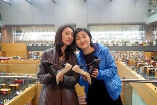 “最强姐妹花”：走出清华后，一个当上科学家，一个成为商业精英