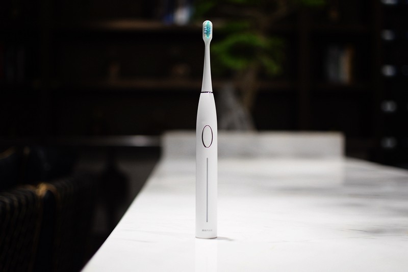 12档无极变速 不伤牙黑科技 扉乐FiliX TIE旗舰级声波电动牙刷