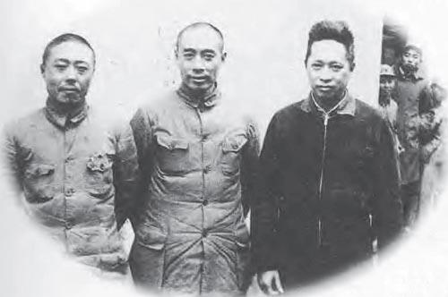 周恩来总理一生，为何四次痛哭？为父亲、为朋友、为人民