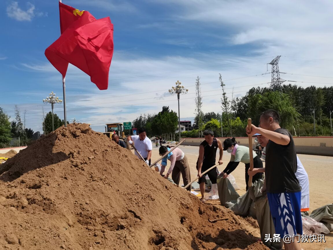 尉氏一中党支部组织抗洪救灾活动纪实