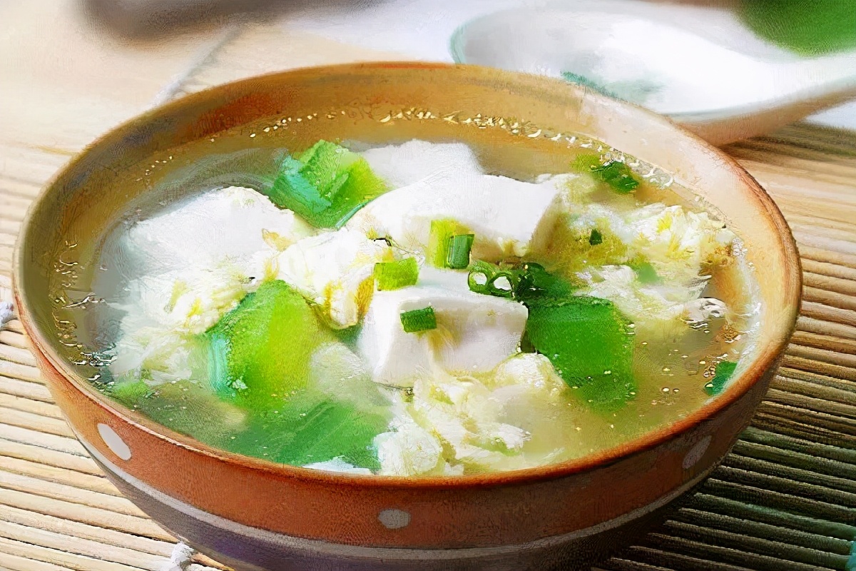 白菜豆腐汤减肥吗(简单易做的白菜炖豆腐,是减肥的美好食物)