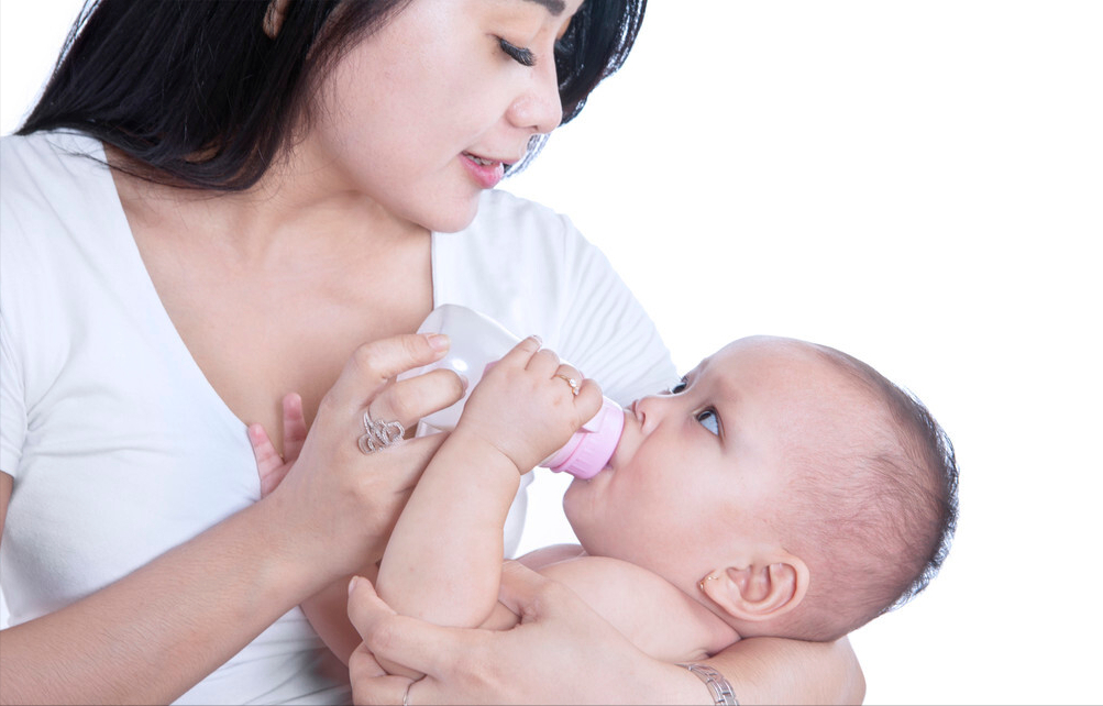 新生儿每顿该喝多少奶？了解宝宝的胃容量可知宝宝的奶量，别乱喂
