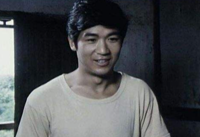 两任妻子一不改嫁一未生子，数次替儿子道歉，张国立的悲喜往事